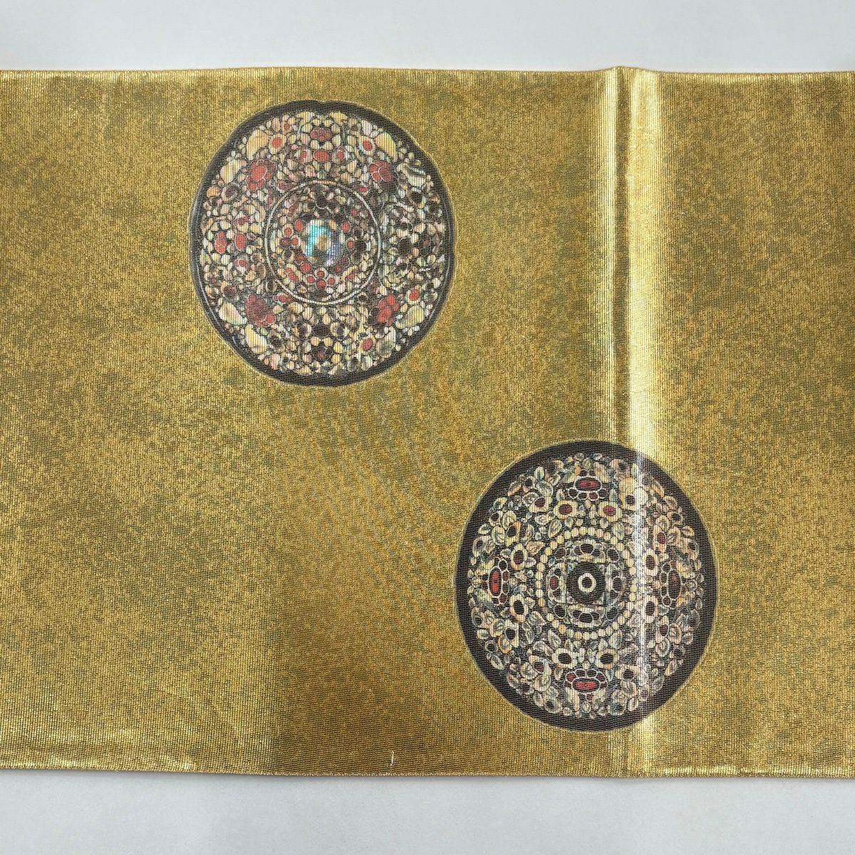 【美品】 袋帶 秀品級 華紋 草花紋紋 金金箔 金色 お太鼓柄 純蠶絲
