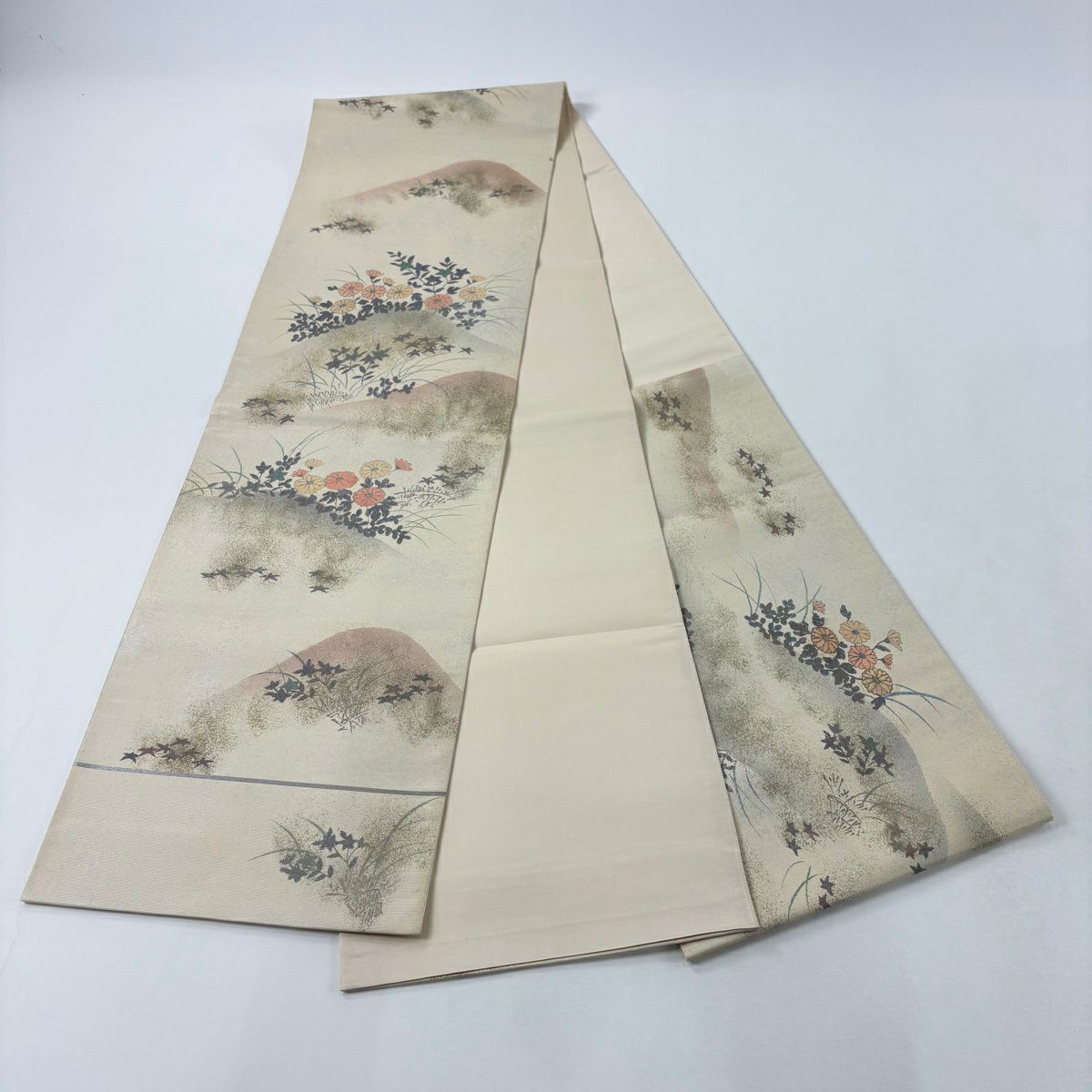 袋帶 秀品級 山 草花紋紋 金銀彩 米色 大鼓圖案 純蠶絲