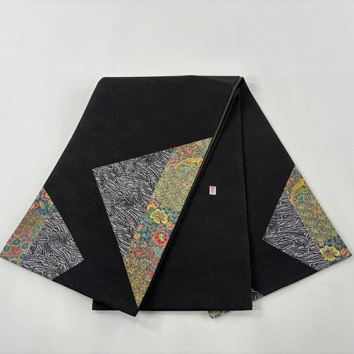 【美品】 袋帶 秀品級 落款あり 草花紋 幾何學圖案 銀通し 黑色 お太鼓柄 純蠶絲