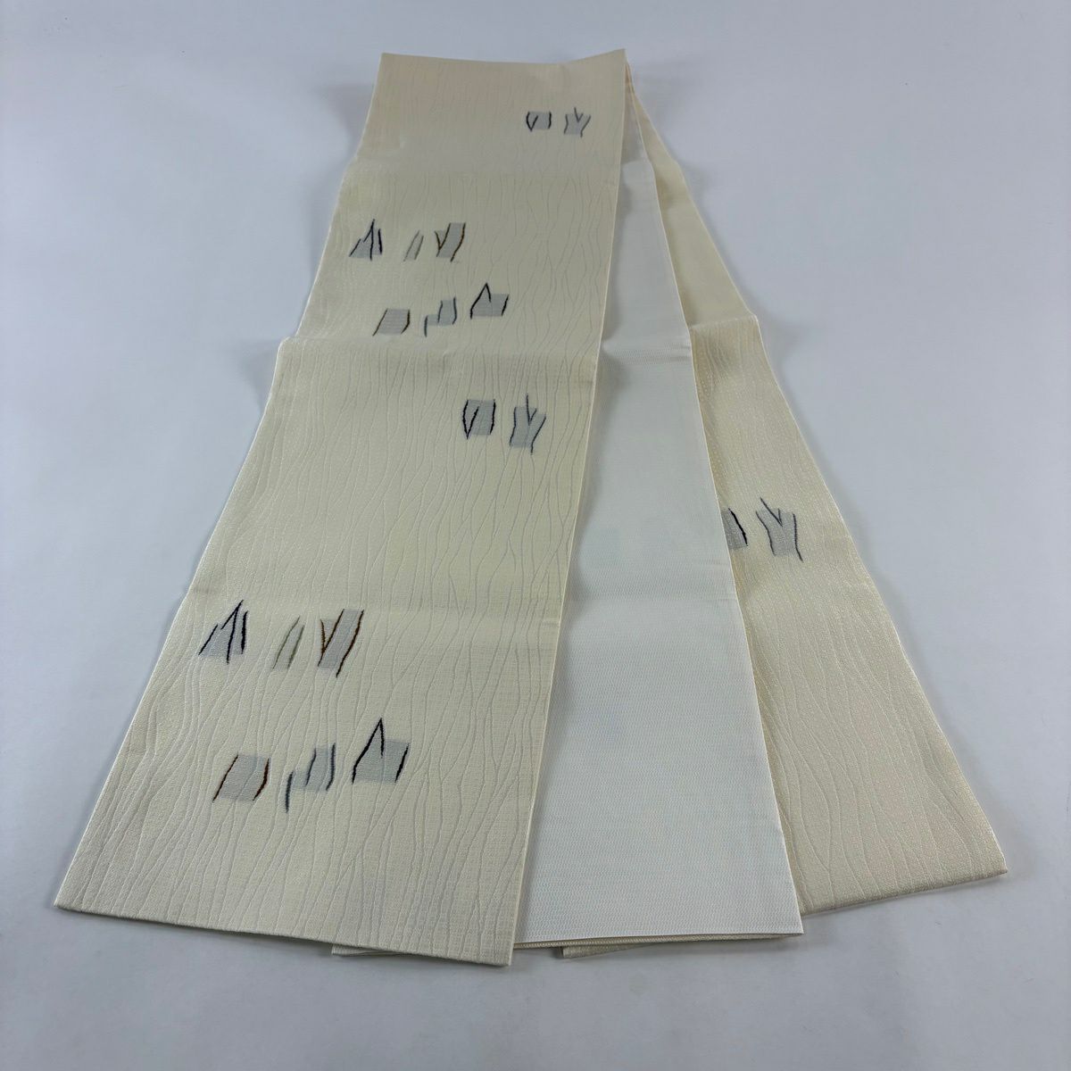 【美品】 袋帶 秀品級 幾何圖案 刺繡 米色 六通 純蠶絲