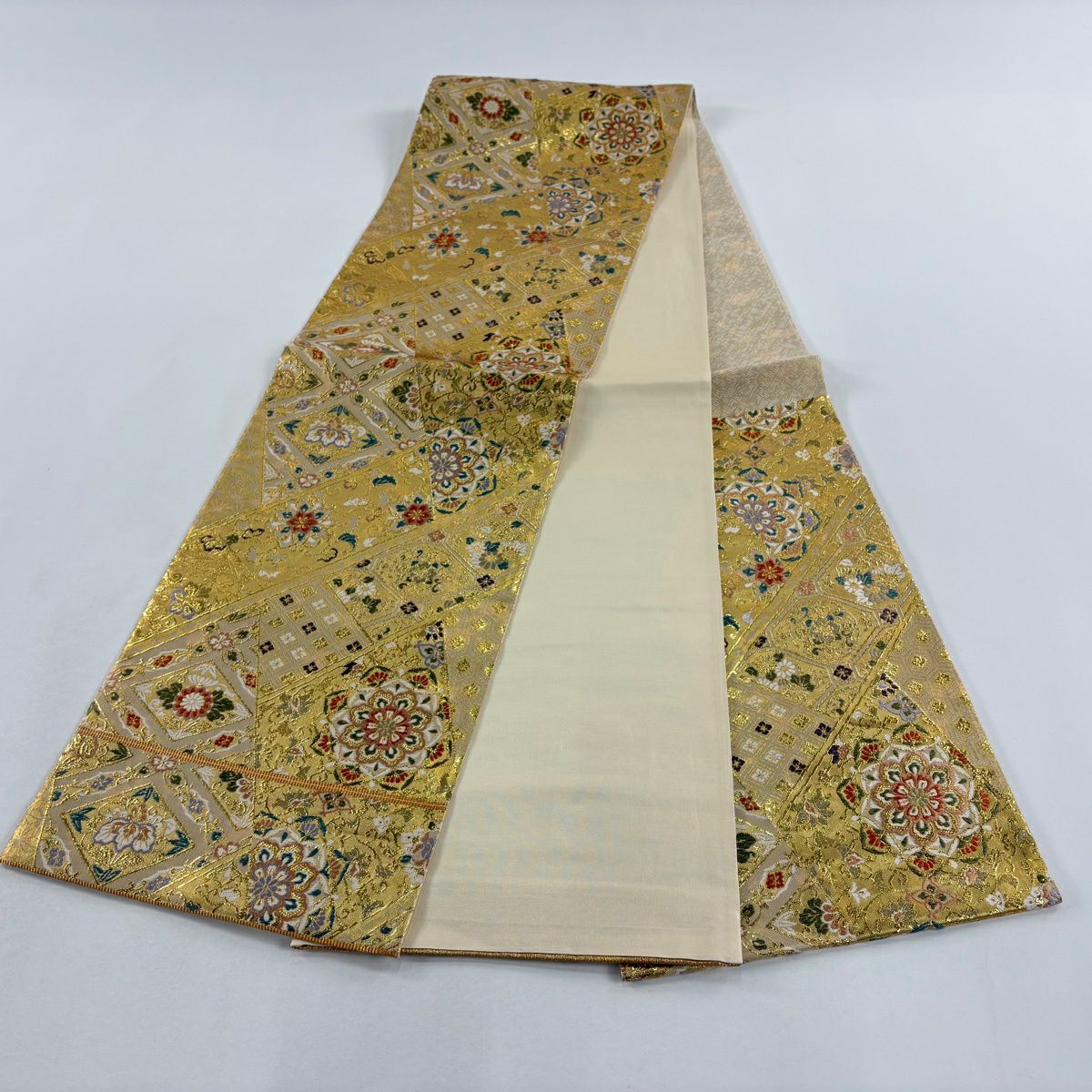 【美品】 袋帶 秀品級 關西仕立 裂取華紋 金金箔 金絲 金色 六通 純蠶絲