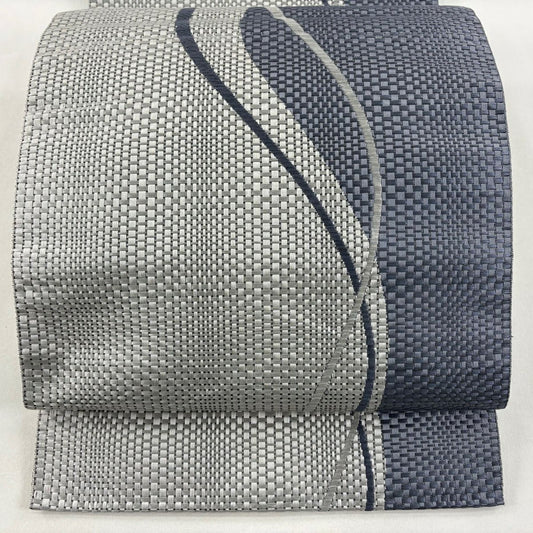 【美品】名古屋帶 秀品級 松樹葉仕立 八寸名古屋帶 よろけ縞 灰白 純蠶絲