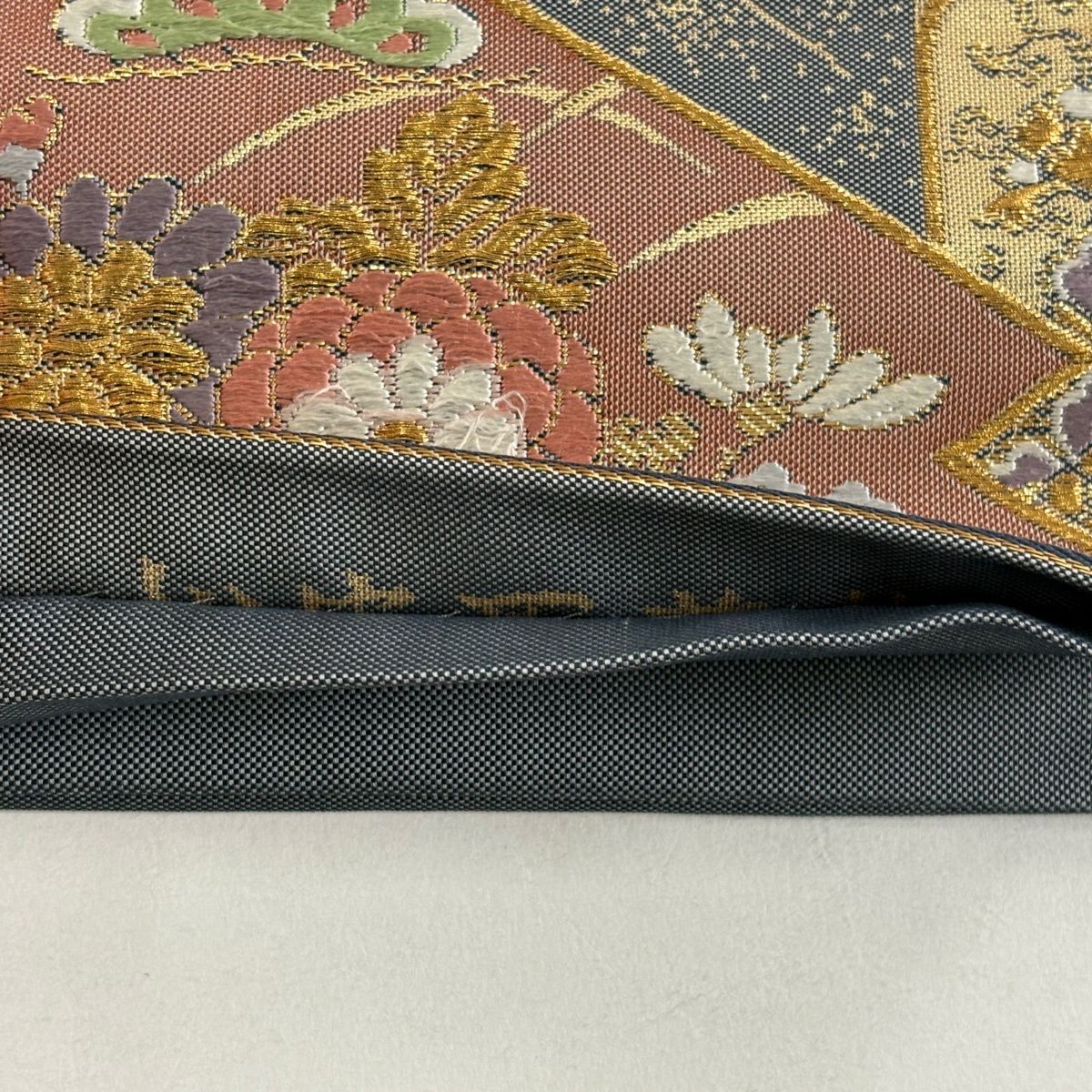袋帶 秀品級 關西仕立 松樹皮菱 秋草 金糸 金金箔 灰色 六通 純蠶絲