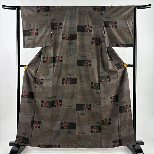 【美品】 大島紬織 身長163.5cm 袖長63cm S 雙層 純泥染 證書附帶 草花紋 變化市松樹 焦茶 正蠶絲 優品級