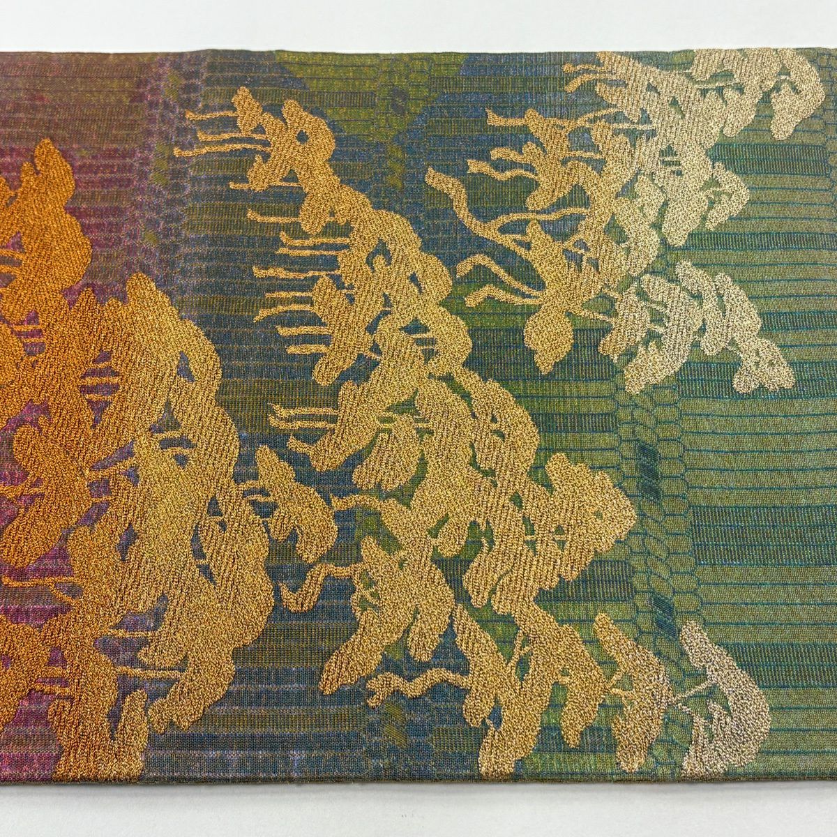 【美品】 袋帶 逸品級 佐波理 落款あり 綴 甲冑 松樹 金糸 金金箔 橙色 六通 純蠶絲