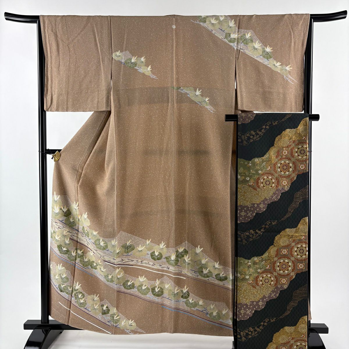 【美品】訪問服 身長158.5cm 袖長65.5cm M 雙層 袋帶套裝 落款あり 若松樹 松樹葉 金糸 淺茶 純蠶絲 秀品級 一つ紋