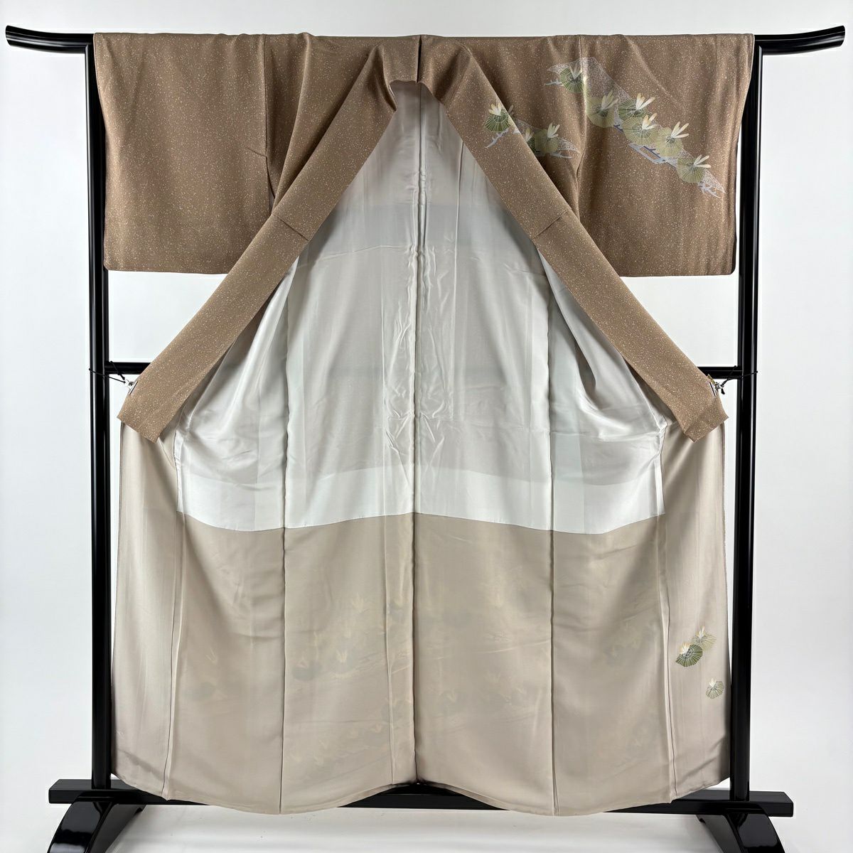 【美品】訪問服 身長158.5cm 袖長65.5cm M 雙層 袋帶套裝 落款あり 若松樹 松樹葉 金糸 淺茶 純蠶絲 秀品級 一つ紋