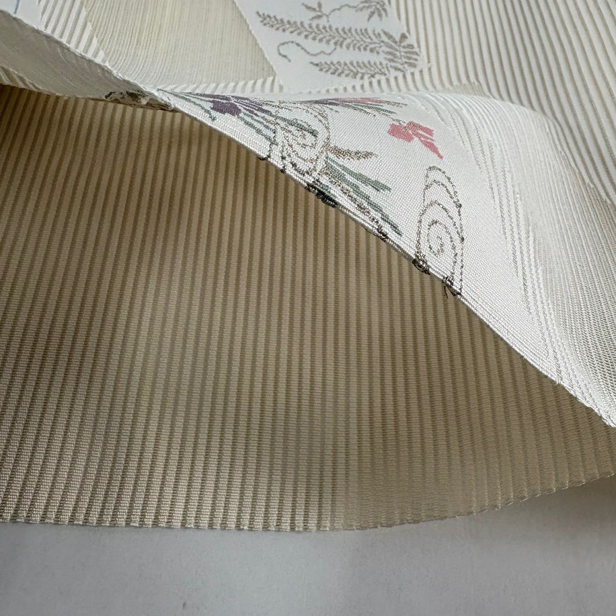 名古屋帶 秀品級 夏帶 絽 八寸名古屋帶 松樹葉仕立 紅鴛鴦 草花紋紋 金絲 奶油色 純蠶絲