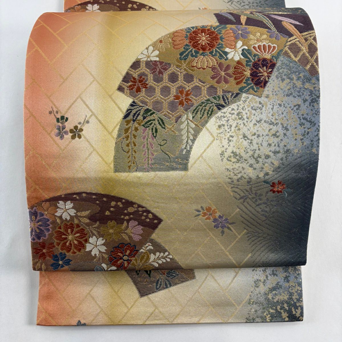 【美品】 袋帶 秀品級 扇子面 草花紋 金糸 金金箔 米色 六通 純蠶絲
