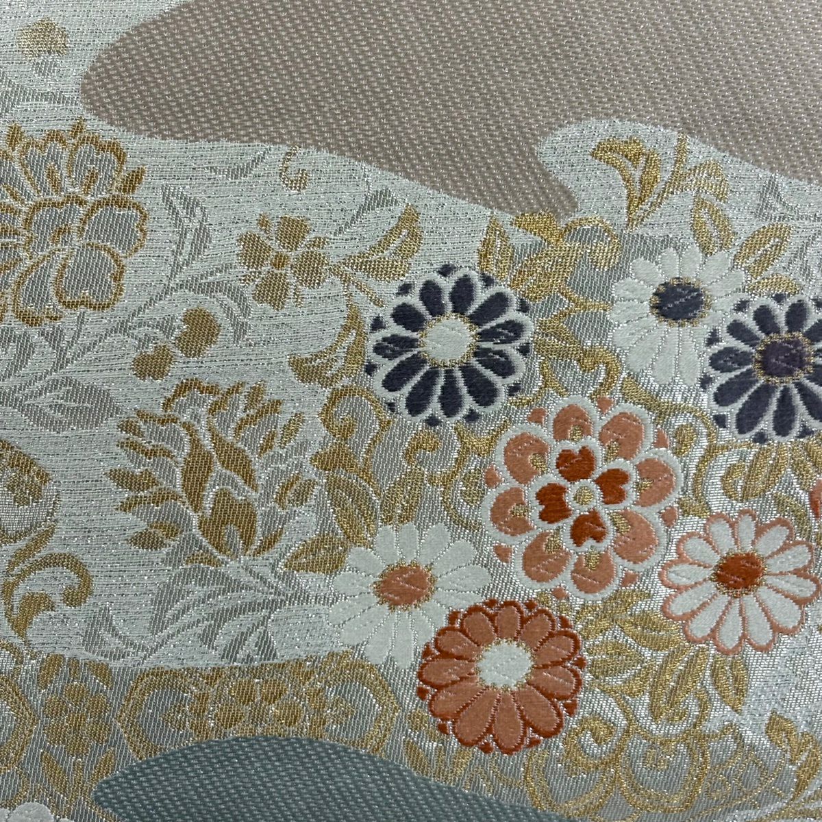 【美品】 袋帶 秀品級 草花紋紋 華紋 金金箔 金絲 灰白 六通 純蠶絲