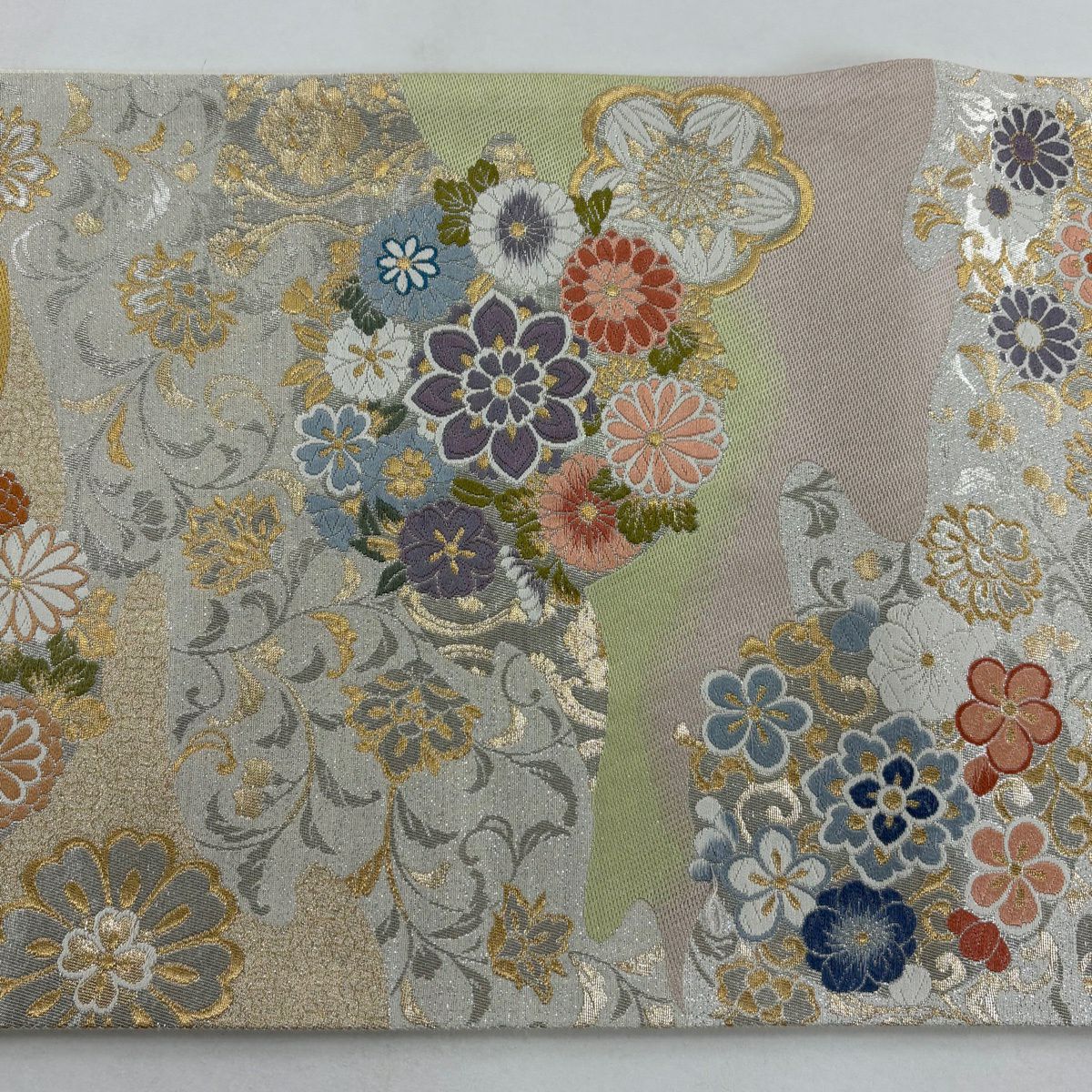 【美品】 袋帶 秀品級 草花紋紋 華紋 金金箔 金絲 灰白 六通 純蠶絲