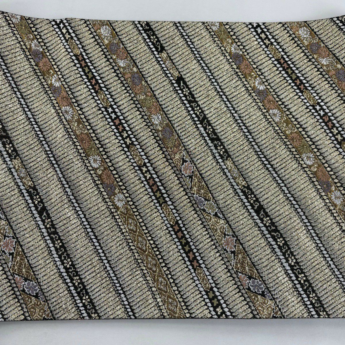 【美品】 袋帶 秀品級 斜取鎧文 小花 金絲 金金箔 金色 六通 純蠶絲