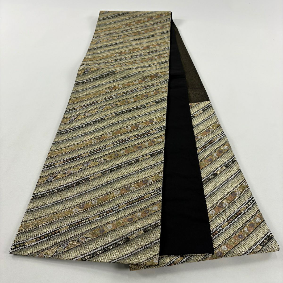 【美品】 袋帶 秀品級 斜取鎧文 小花 金絲 金金箔 金色 六通 純蠶絲
