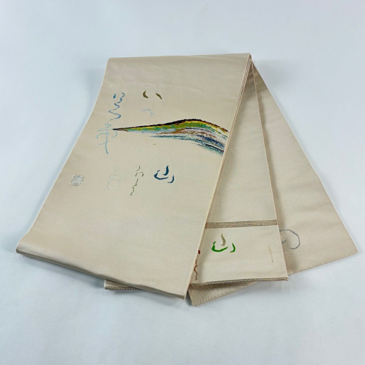 袋帶 逸品級 附落款 龍村光翔 關西仕立 山 文字 刺繡 金金箔 米色 大鼓圖案 純蠶絲