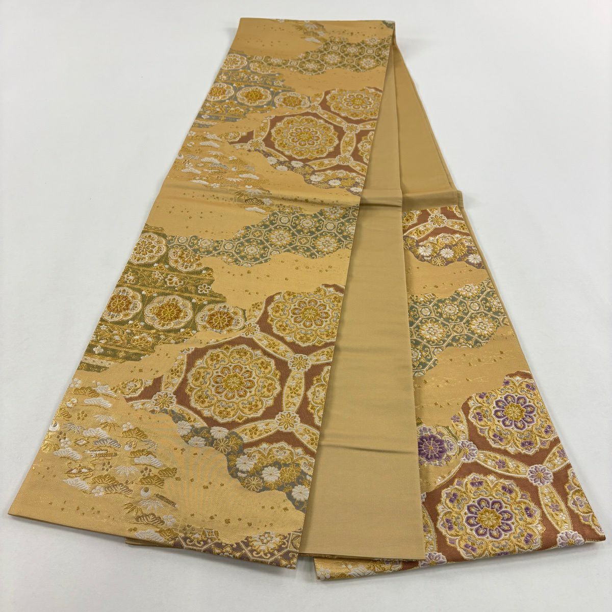 【美品】 袋帶 逸品級 じゅらく 落款あり じゅらく帝王紫 華紋 松樹竹子梅花 金銀彩 金金箔 薄黃土色 六通 純蠶絲
