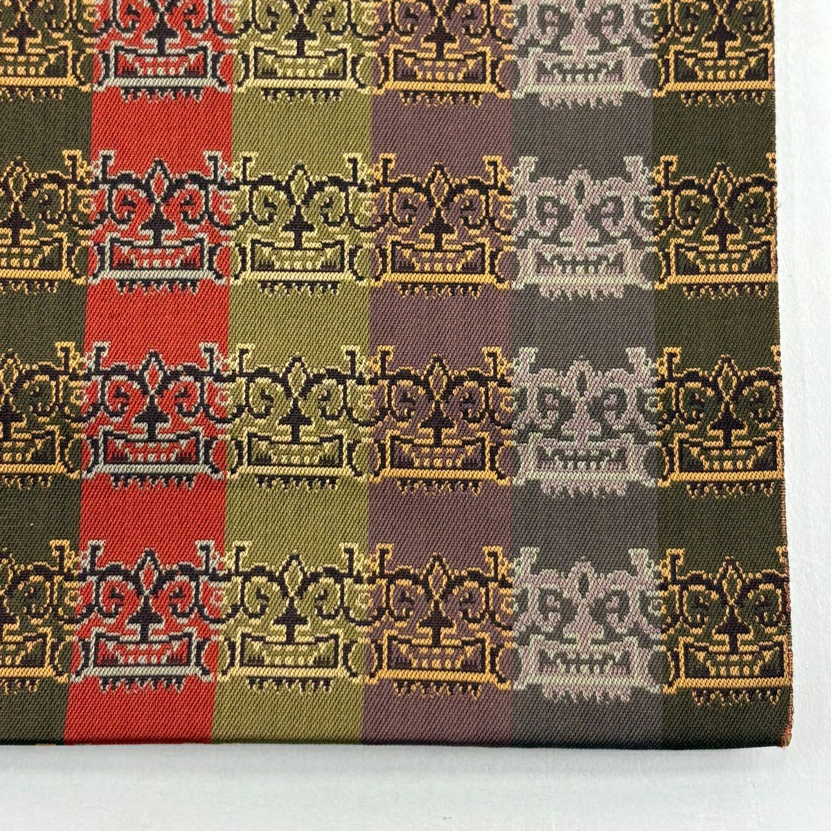 【美品】 開口名古屋帶 逸品級 龍村美術織物 比翼仕立 雙獅噛文長斑錦 灰紫 純蠶絲