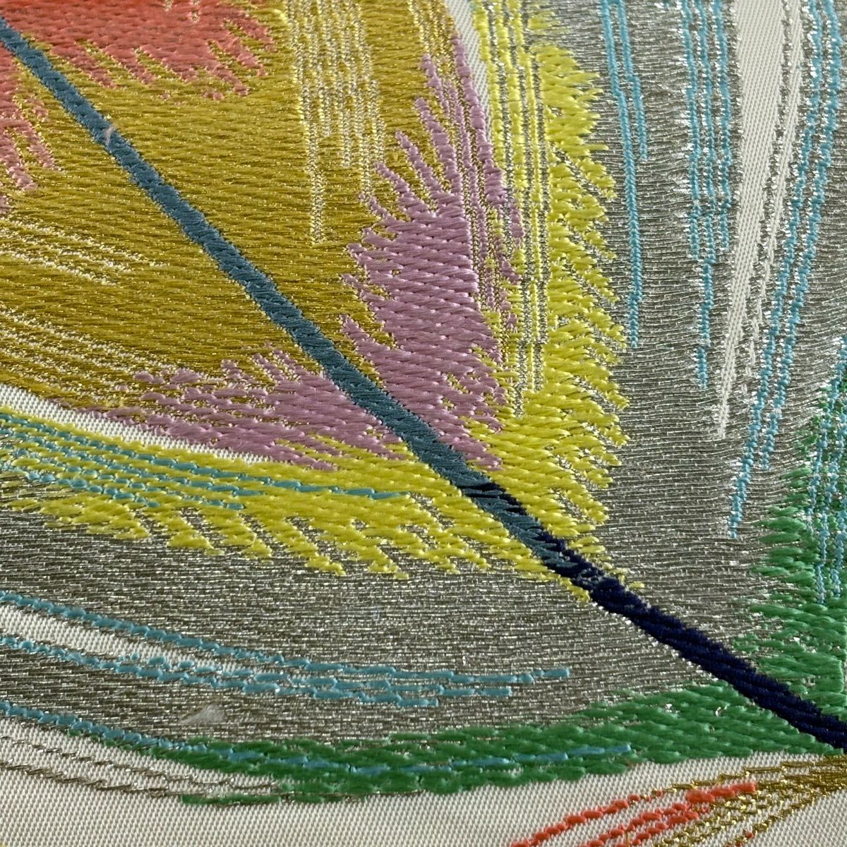 袋帶 逸品級 龍村平蔵 落款 玉的彩羽錦 關西仕立 雛草花紋 金銀彩 刺繡 奶油 六通 純蠶絲