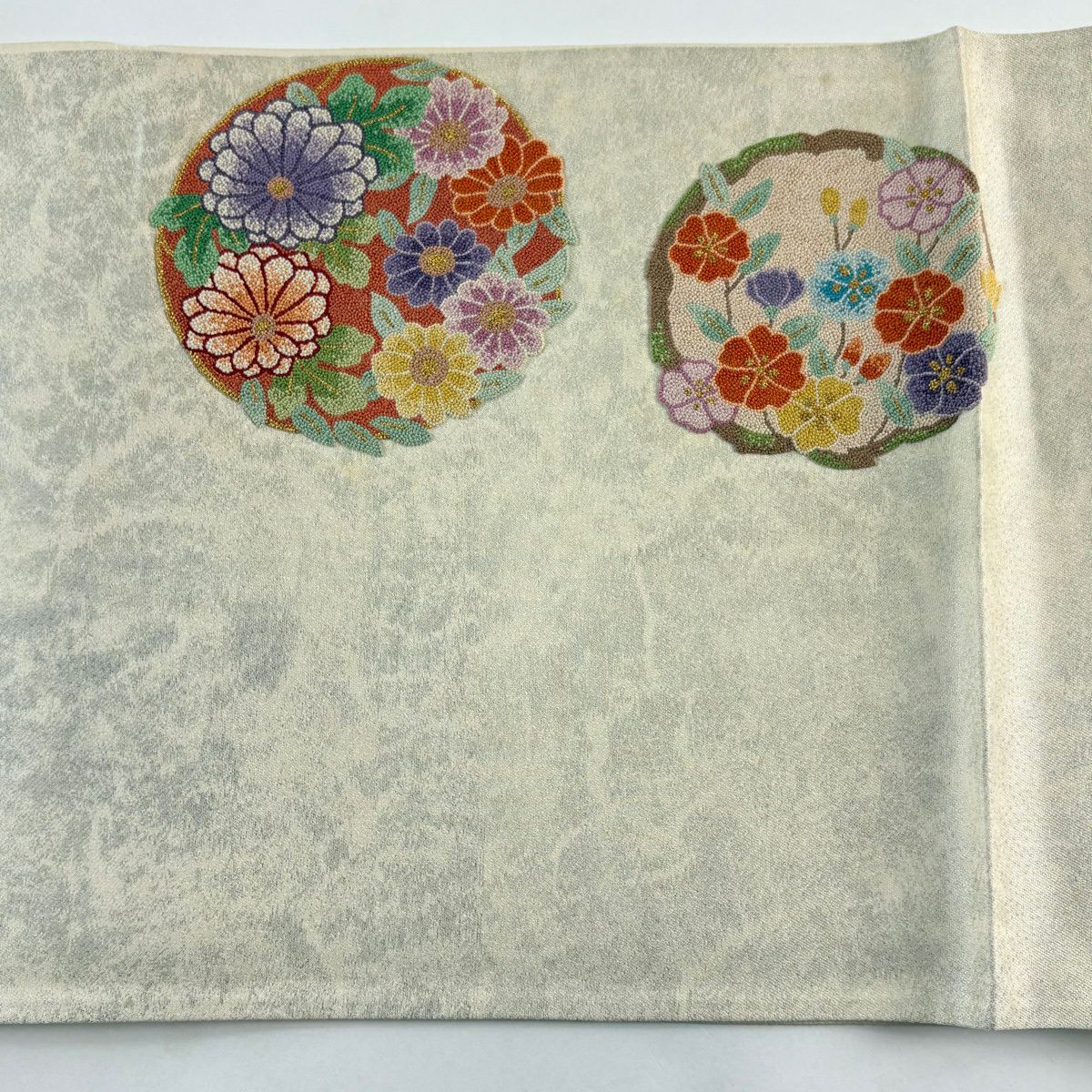 袋帶 名品級 關西仕立 花丸紋 牡丹 相良刺繡 金絲 米色 大鼓圖案 純蠶絲