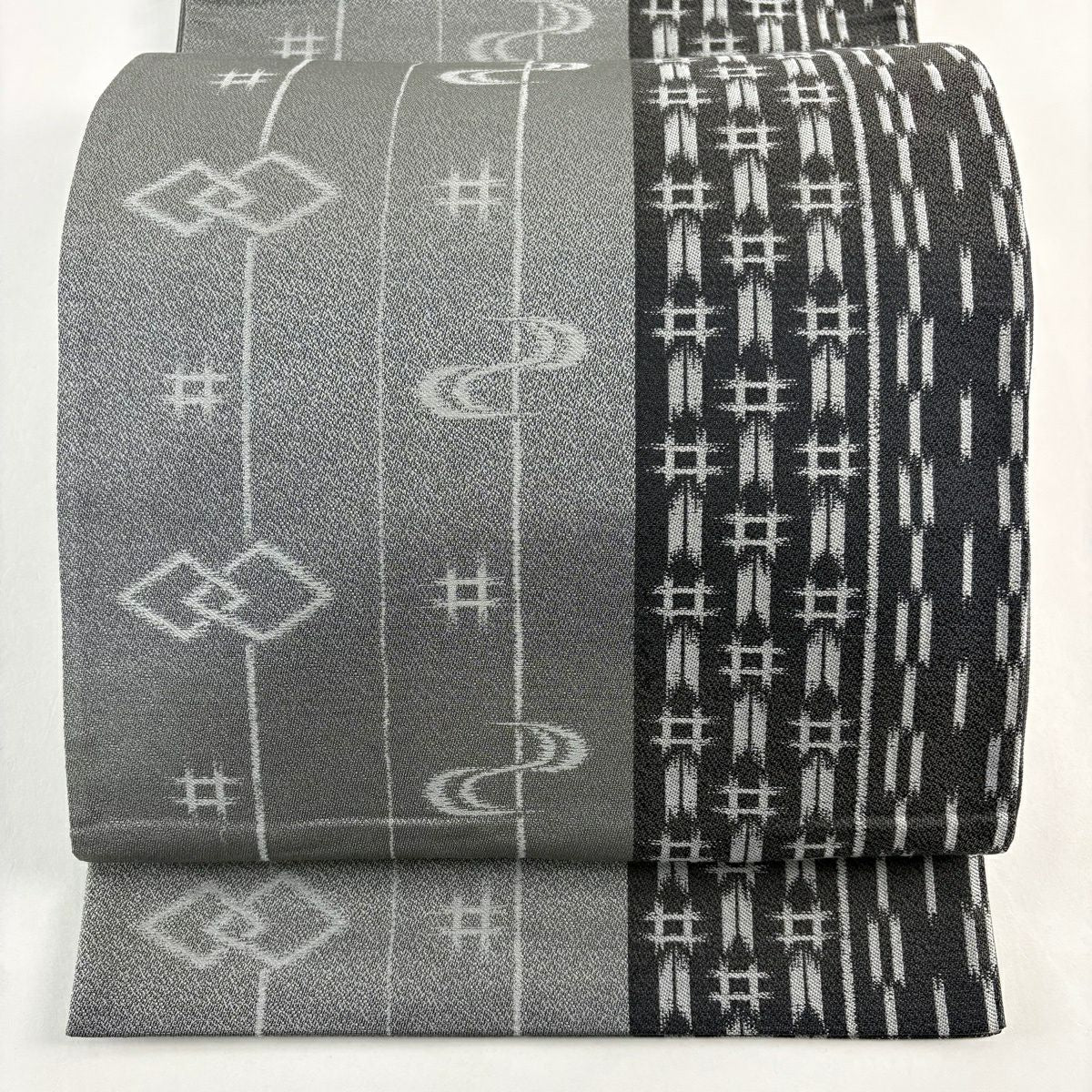 【美品】 袋帶 名品級 縞 流水 漸層 灰色 全通 純蠶絲