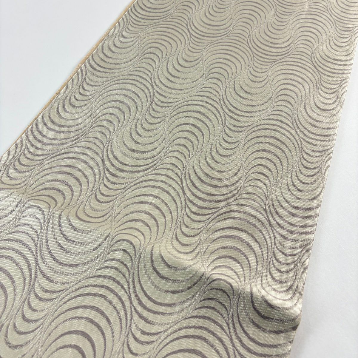 【美品】 袋帶 名品級 波 幾何學圖案 金銀線 米色 大鼓圖案 純蠶絲