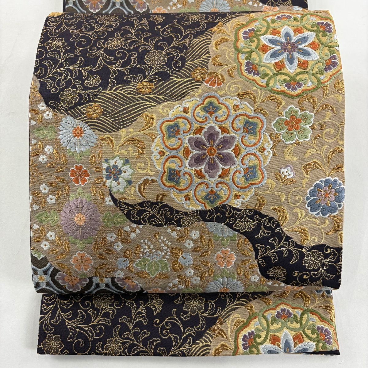 【美品】 袋帶 秀品級 華紋 草花紋 金糸 金金箔 濃紫 六通 純蠶絲