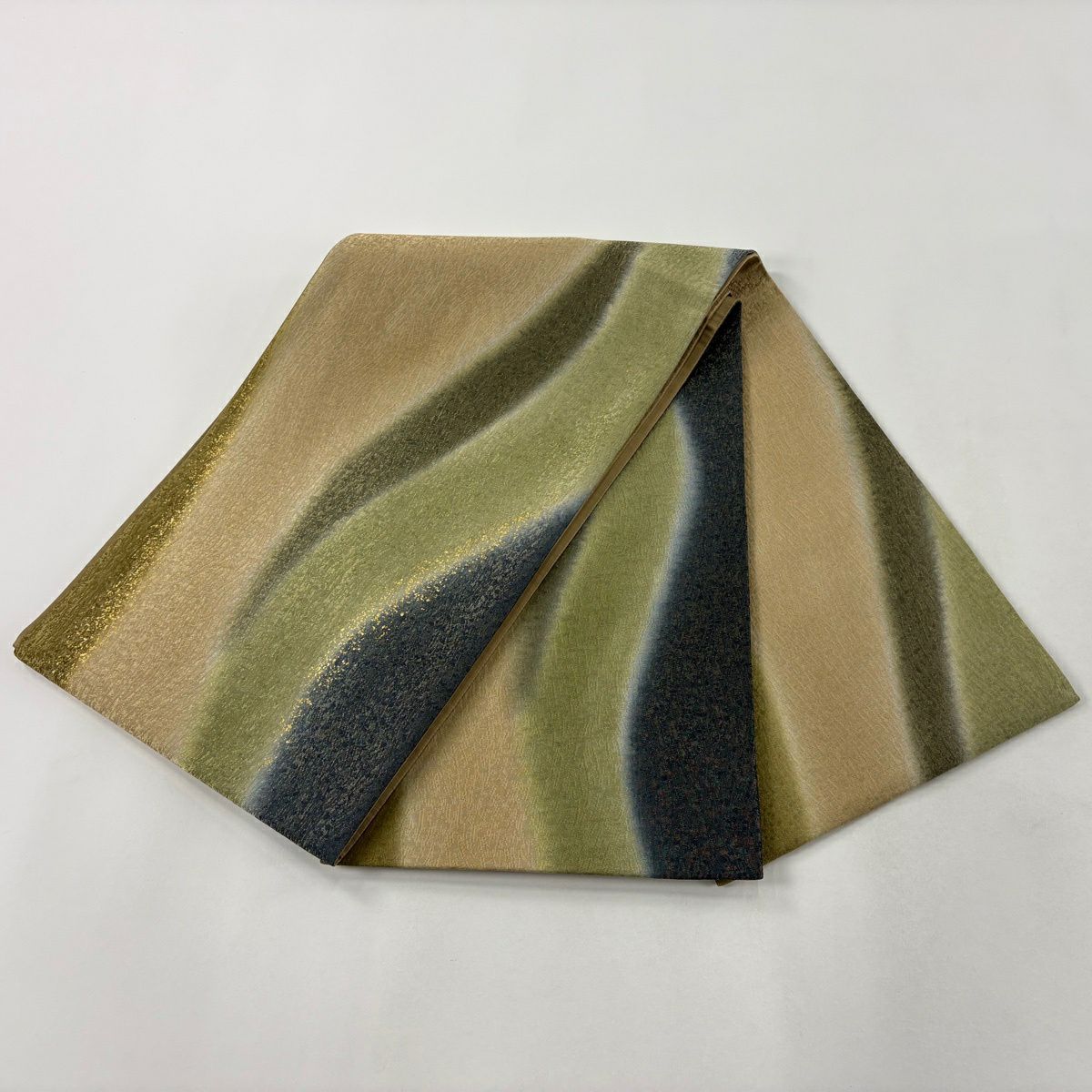 【美品】 袋帶 秀品級 斜條幾何紋 金絲 金銀彩 艾草色 大鼓圖案 純蠶絲