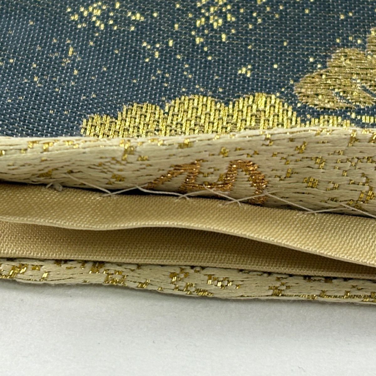 【美品】 袋帶 秀品級 落款あり 萩 有職文樣 金絲 金金箔 奶油 六通 純蠶絲