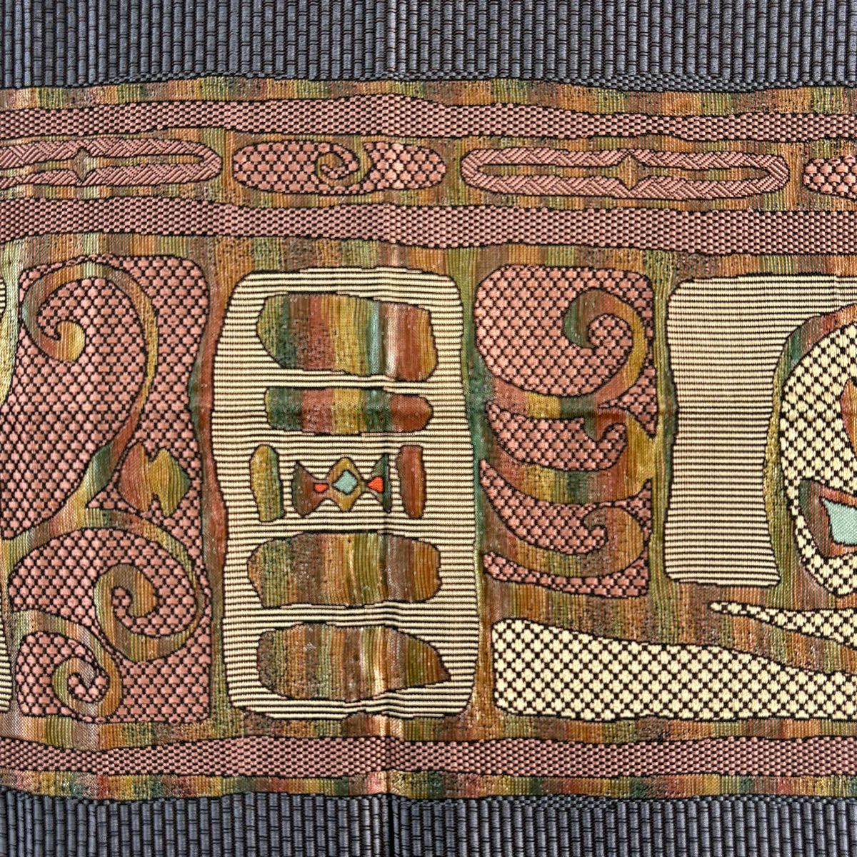 【美品】 名古屋帶 秀品級 八寸名古屋帶 松樹葉仕立 幾何學 金金箔 紅茶 純蠶絲