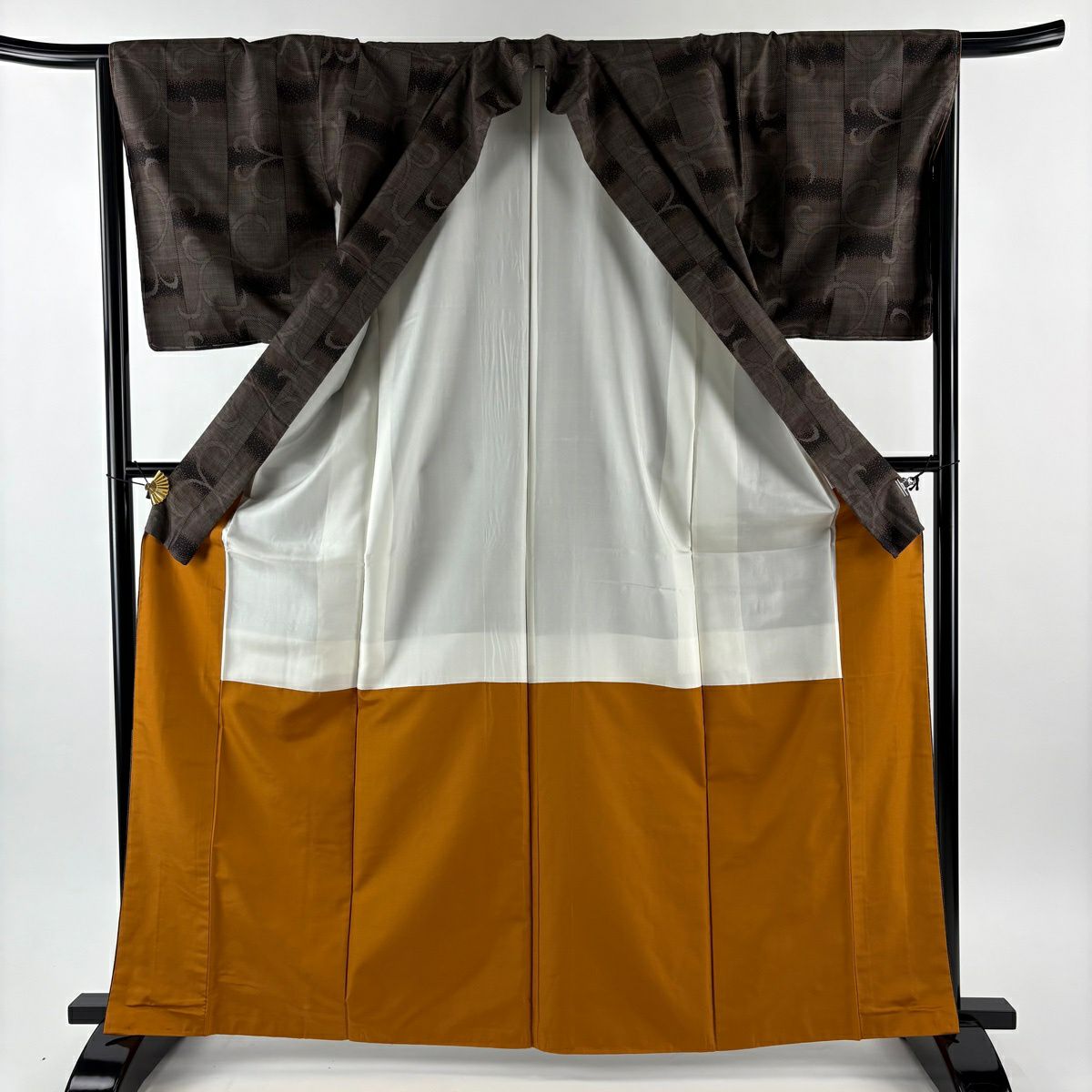 【美品】 大島紬織 身長165cm 袖長66cm M 雙層 純泥染 證書附帶 唐草紋 縱條 焦茶 正蠶絲 名品級
