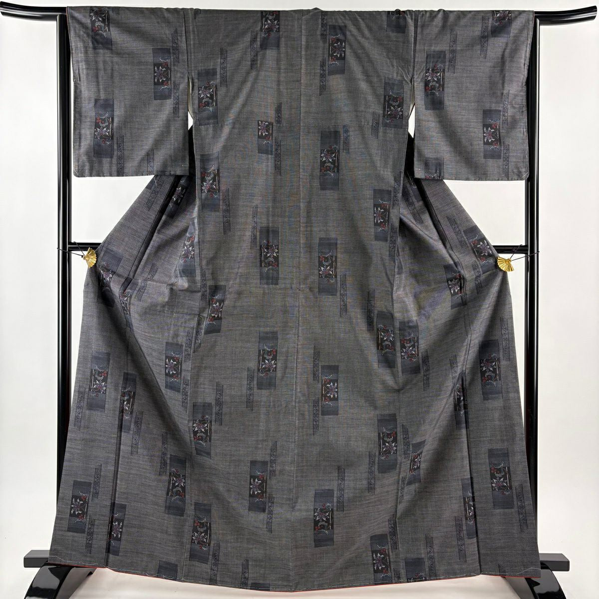 【美品】 大島紬織 身長166cm 袖長65cm M 雙層 證書在側 枝花 幾何圖案 黑灰 純蠶絲 優品級