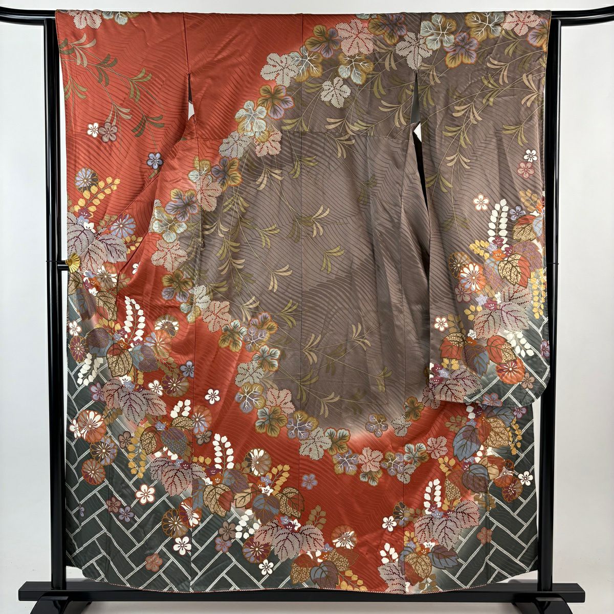振袖禮服 身長156.5cm 袖長64cm M 雙層 桐 菊花 刺繡 金糸 茜 純蠶絲 名品級