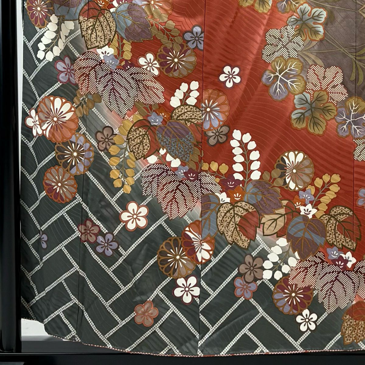 振袖禮服 身長156.5cm 袖長64cm M 雙層 桐 菊花 刺繡 金糸 茜 純蠶絲 名品級