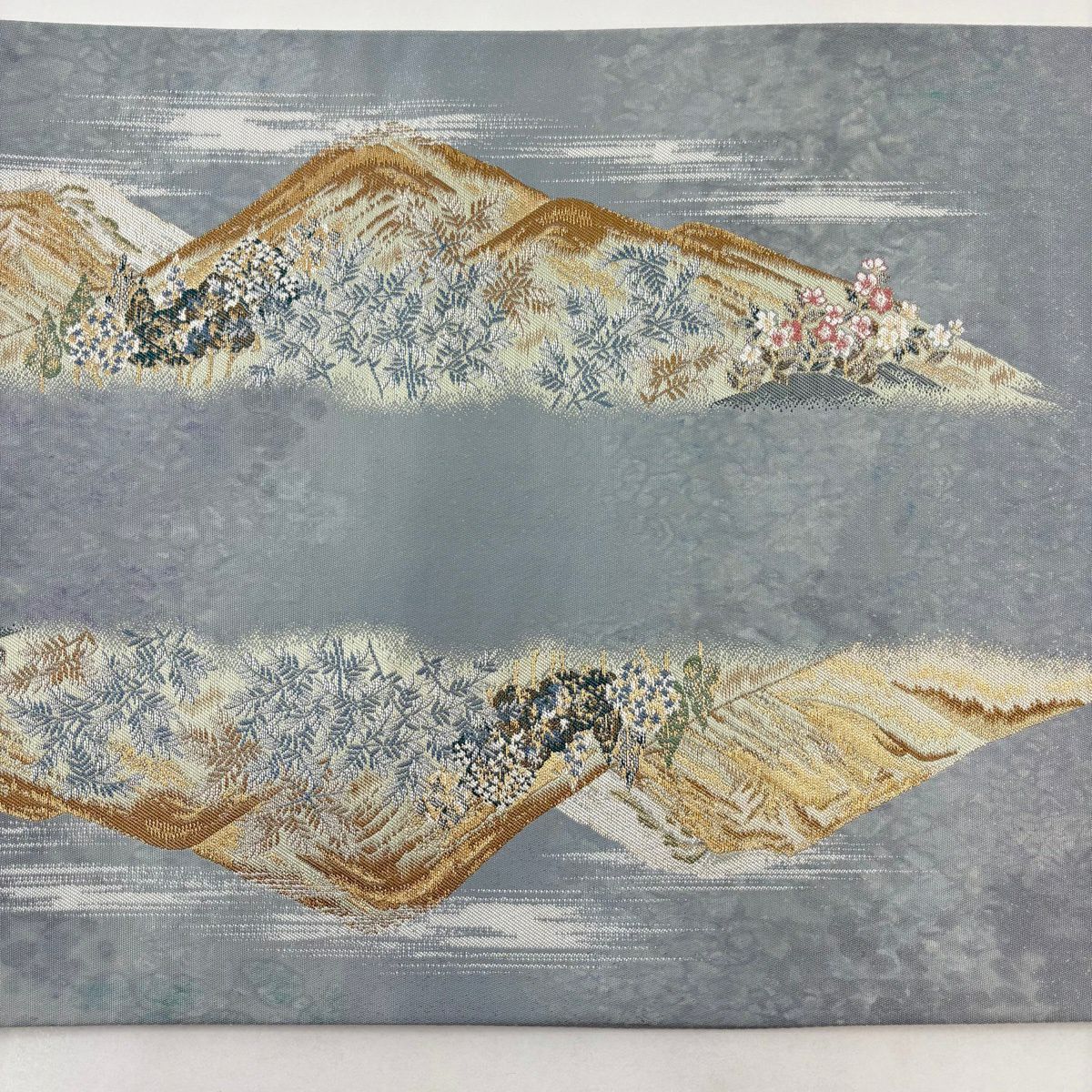 【美品】 袋帶 名品級 北之大地 山 樹木 金金箔 金絲 青灰 素材 正蠶絲