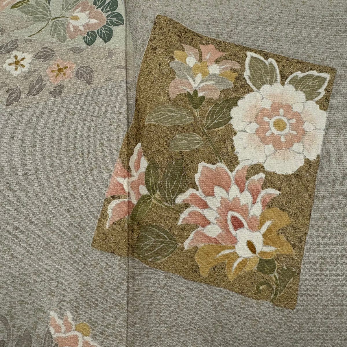 訪問服 身長158cm 袖長66.5cm M 雙層 落款あり 色紙 花唐草紋 金銀彩 灰茶 純蠶絲 秀品級