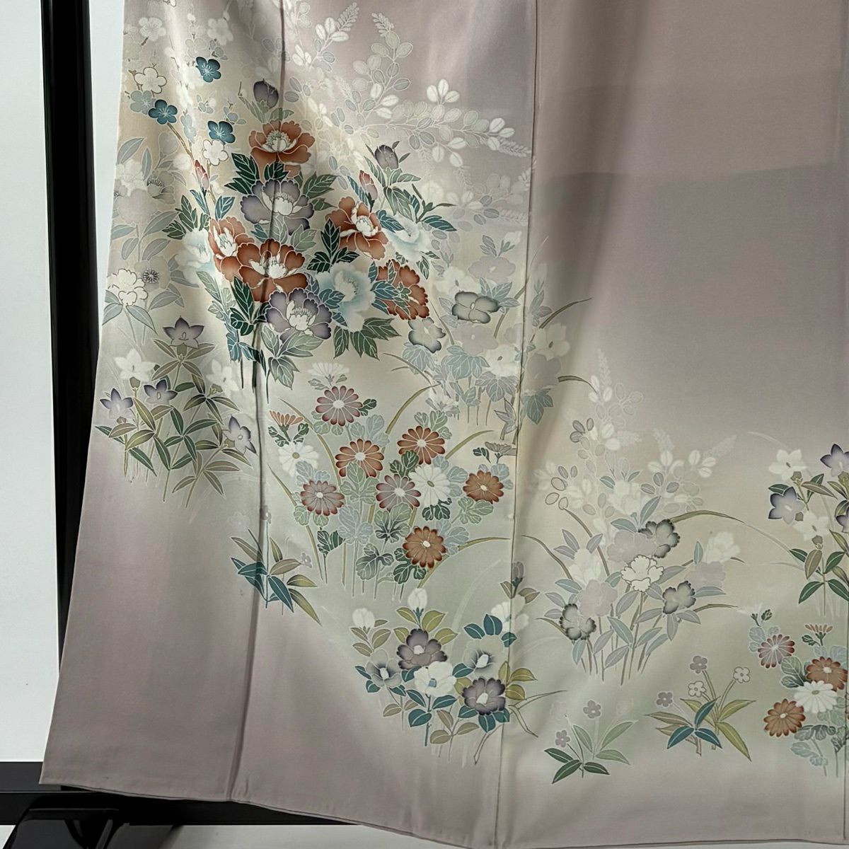 色留袖禮服 身長157.5cm 袖長64.5cm M 雙層 落款有 草花紋紋 枝梅花 金銀彩 漸層 灰紫 純蠶絲 優品級 一個紋