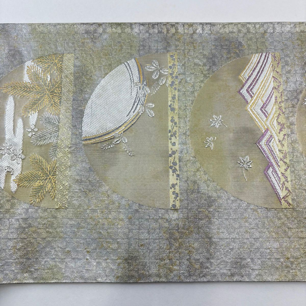 【美品】 袋帶 秀品級 映調四季紋 波 山並 六通 金銀彩 銀 純蠶絲