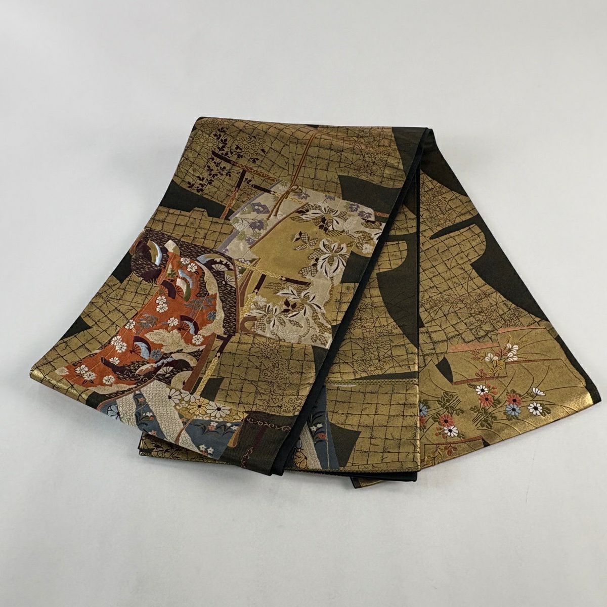 【美品】 袋帶 秀品級 關西仕立 草花紋 扇子子 刺繡 金金箔 黑色 お太鼓圖案 純蠶絲