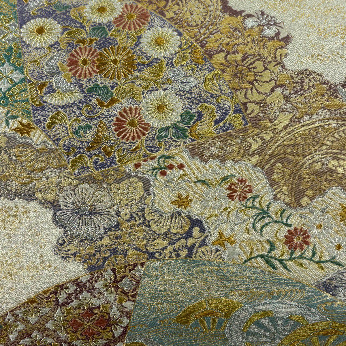 【美品】 袋帶 秀品級 落款あり 豊田宏一 經卷地紙流文 草花紋 金銀彩 刺繡 米色 六通 純蠶絲