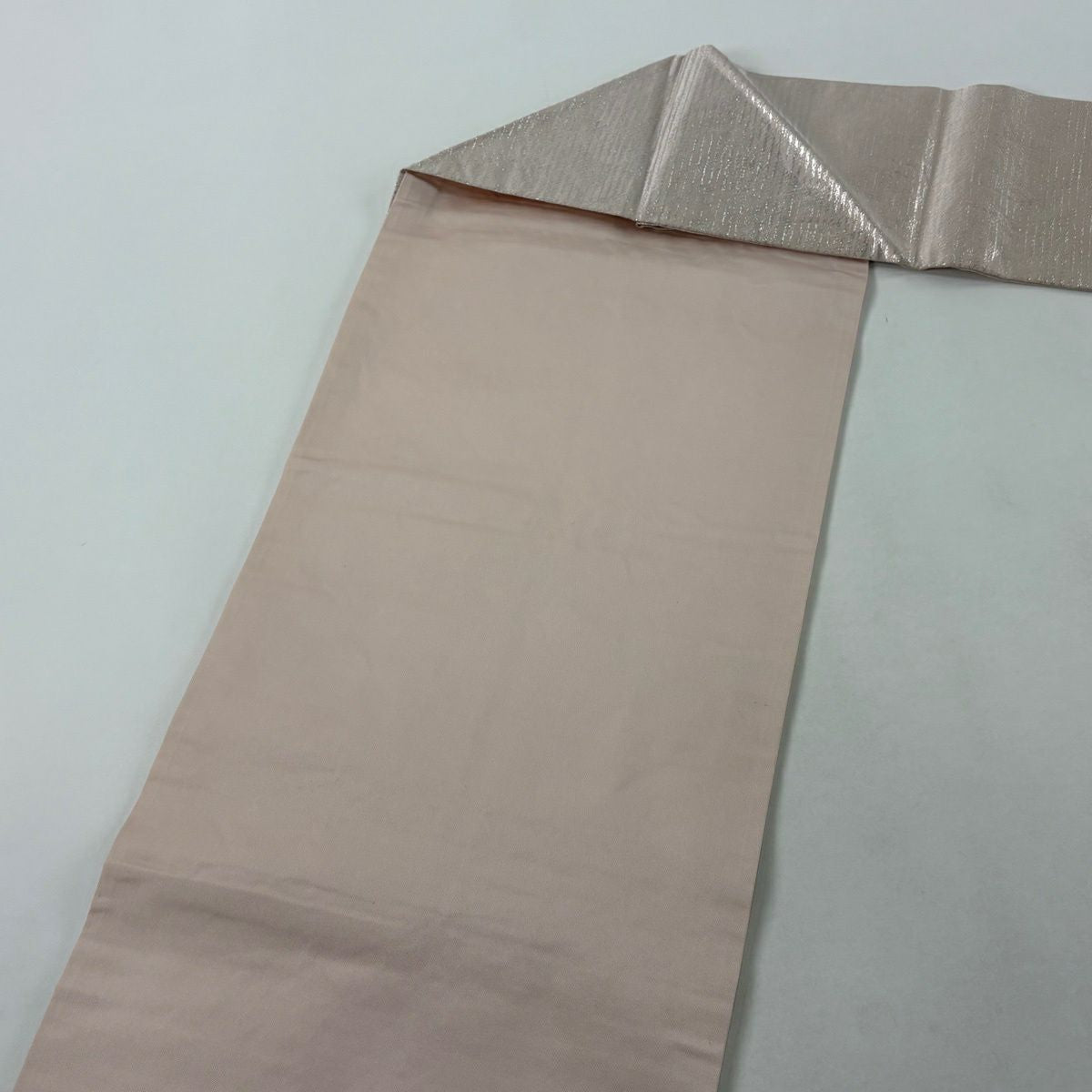 【美品】 名古屋帶 優品級 扇子面 椿 金金箔 銀線 淺粉色 純蠶絲