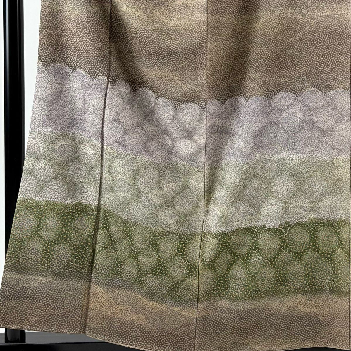 【美品】 付下 身長157.5cm 袖長65.5cm M 雙層 落款あり 小花 橫段 金銀彩 灰茶 純蠶絲 秀品級