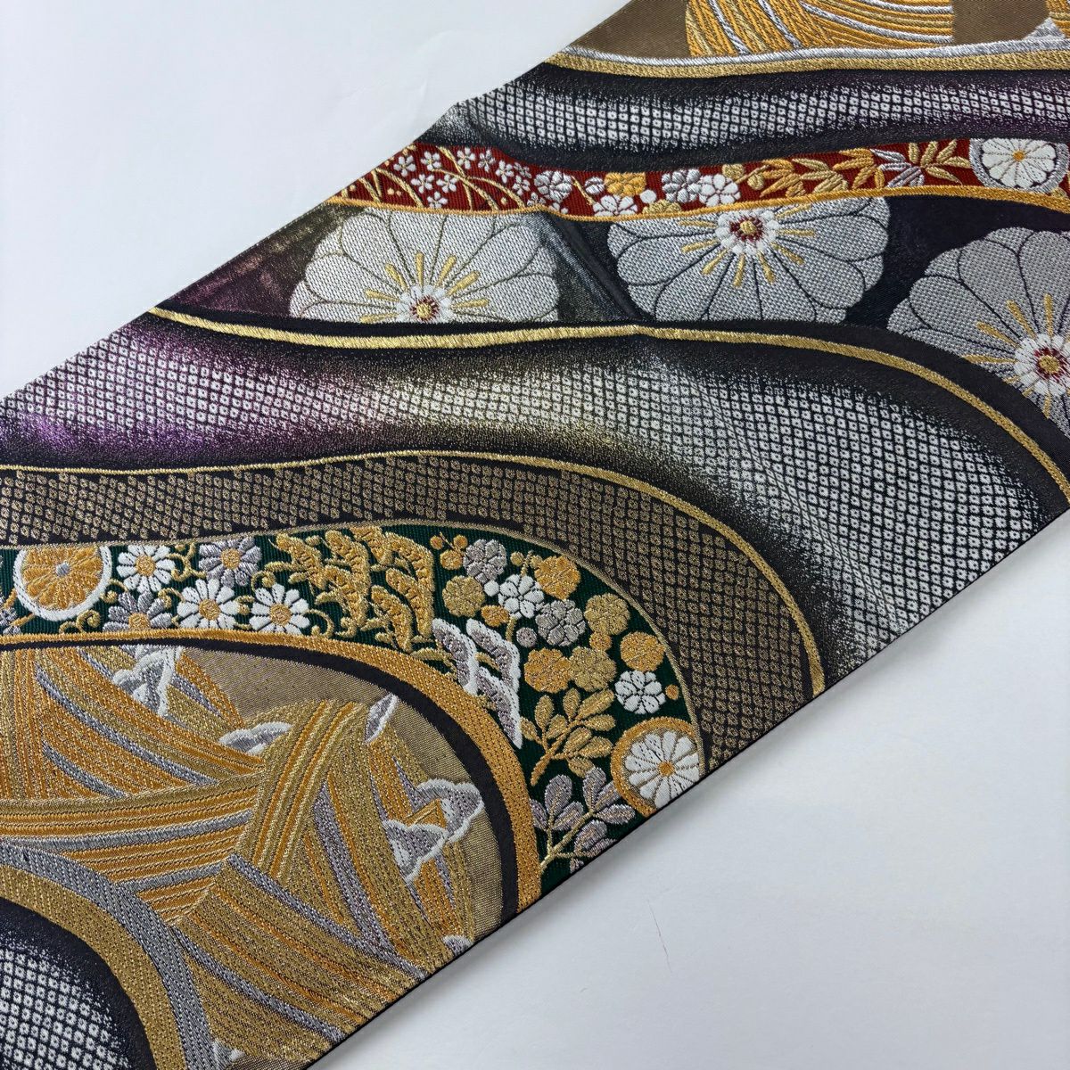 【美品】 袋帶 秀品級 線卷 草花紋紋 唐織 金金箔 金色 六通 純蠶絲