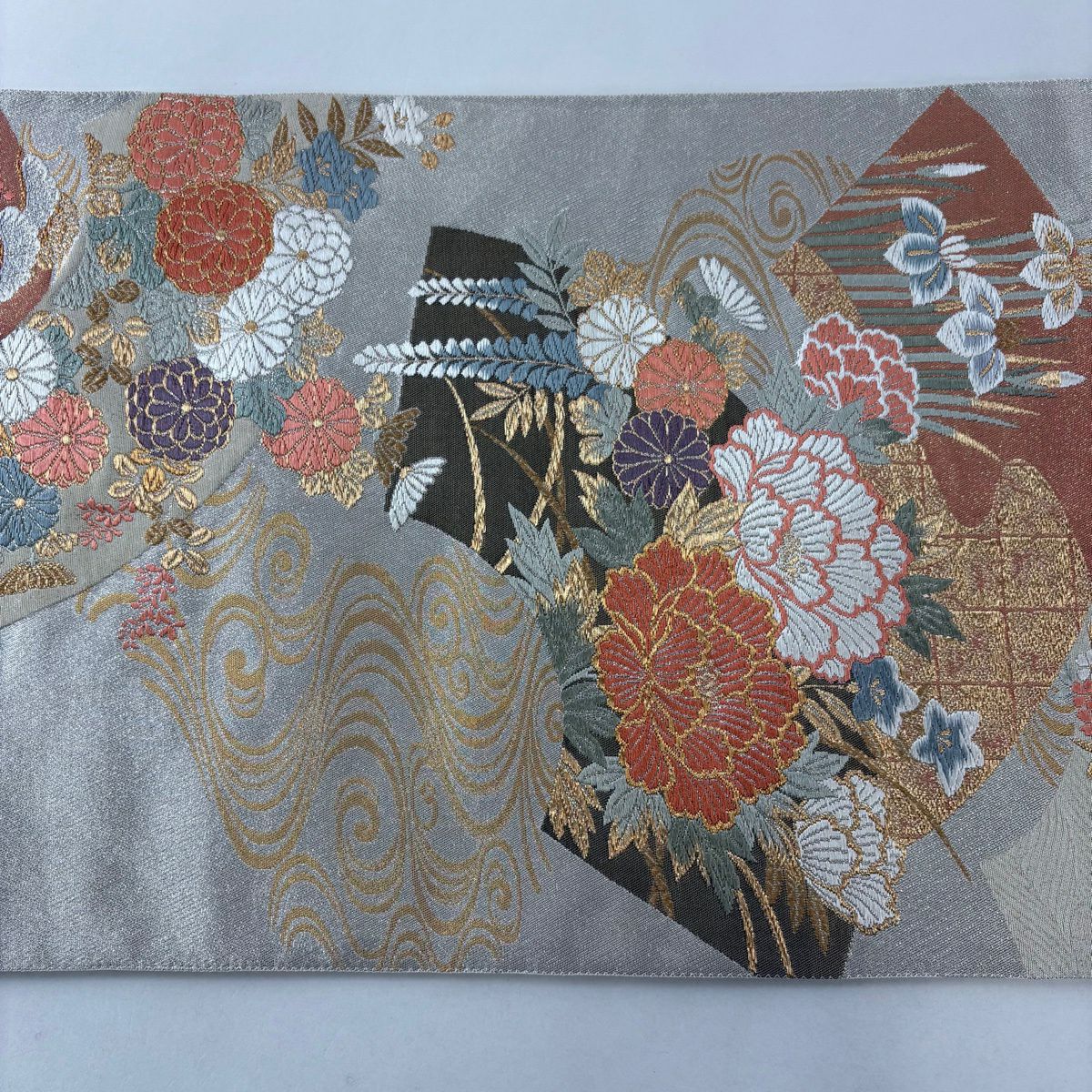 【美品】 袋帶 秀品級 扇子面 草花紋 金銀彩 金金箔 銀 六通 純蠶絲