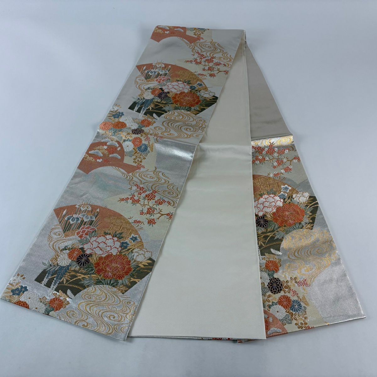 【美品】 袋帶 秀品級 扇子面 草花紋 金銀彩 金金箔 銀 六通 純蠶絲