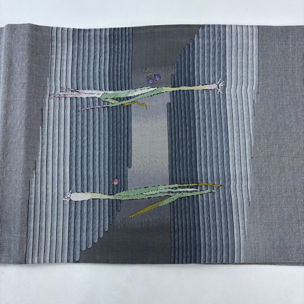 【美品】 袋帶 秀品級 夏帶 蔥 蔬菜 灰色 大鼓圖案 純蠶絲