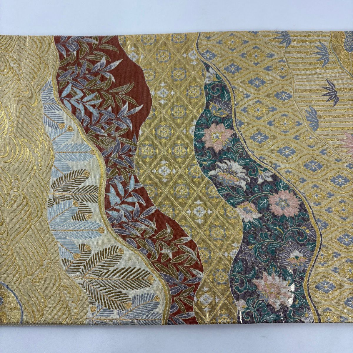 【美品】 袋帶 秀品級 花唐草紋 松樹葉 金絲 金金箔 金色 六通 純蠶絲