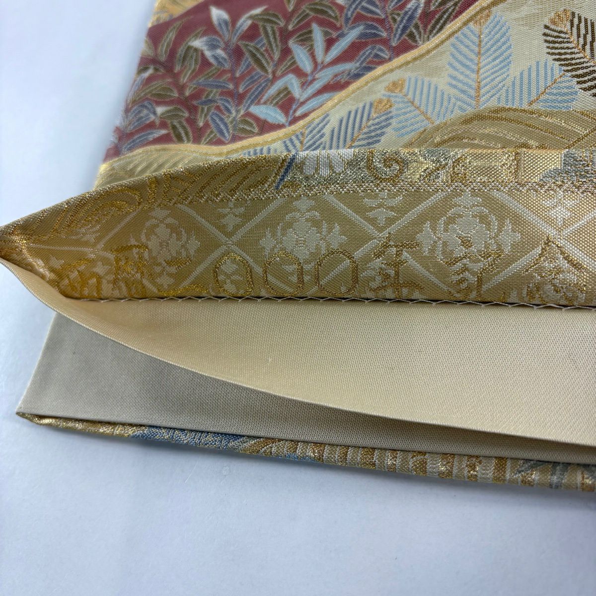 【美品】 袋帶 秀品級 花唐草紋 松樹葉 金絲 金金箔 金色 六通 純蠶絲