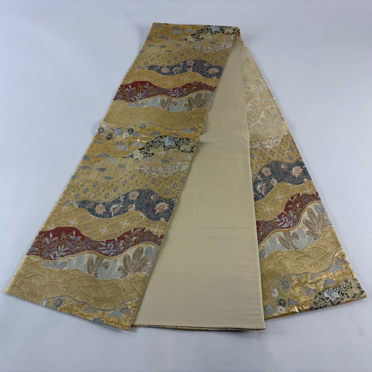 【美品】 袋帶 秀品級 花唐草紋 松樹葉 金絲 金金箔 金色 六通 純蠶絲
