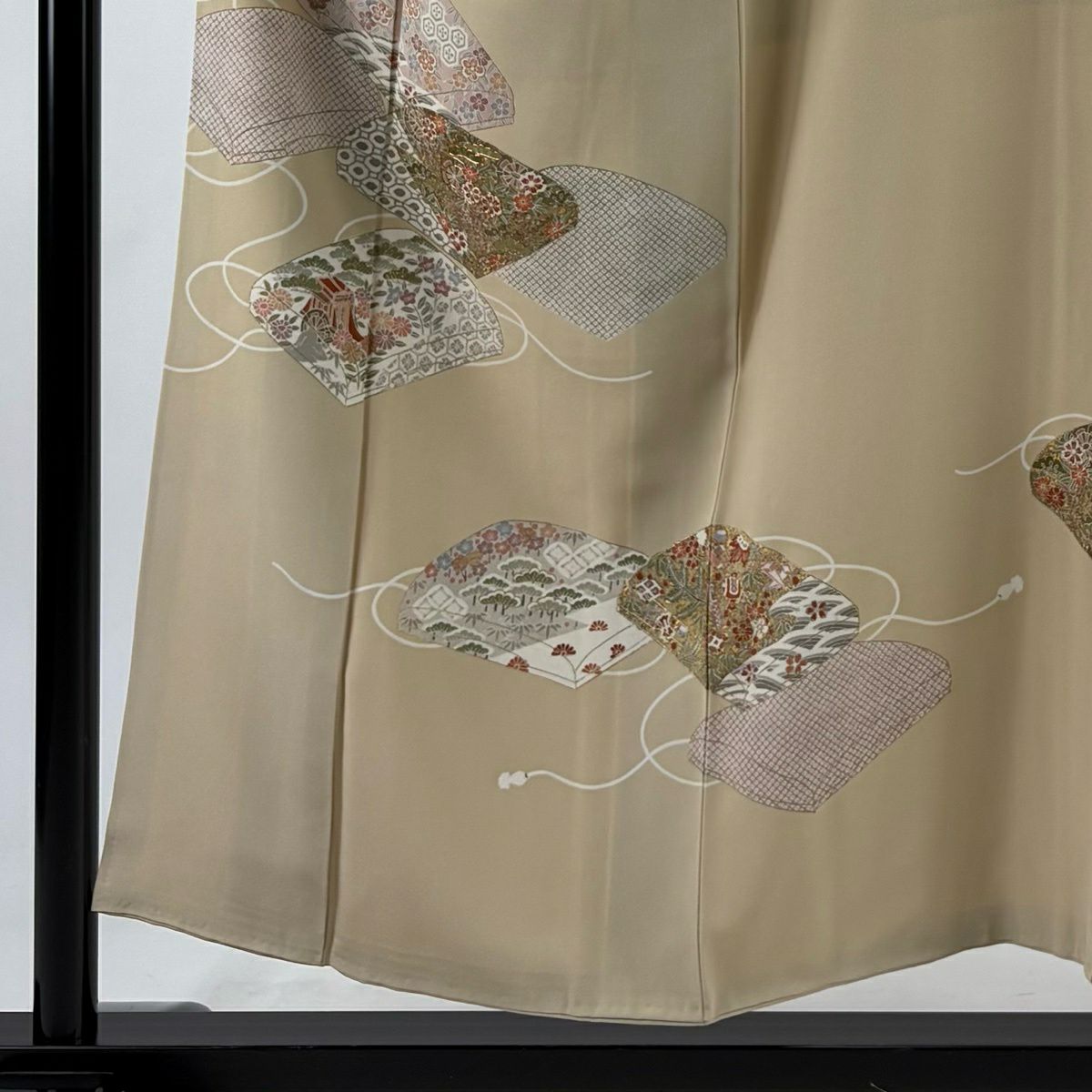 留袖禮服禮服 身長153cm 袖長64cm M 雙層 文箱 草花紋紋 金絲 金銀彩 米色 純蠶絲 秀品級 一つ紋