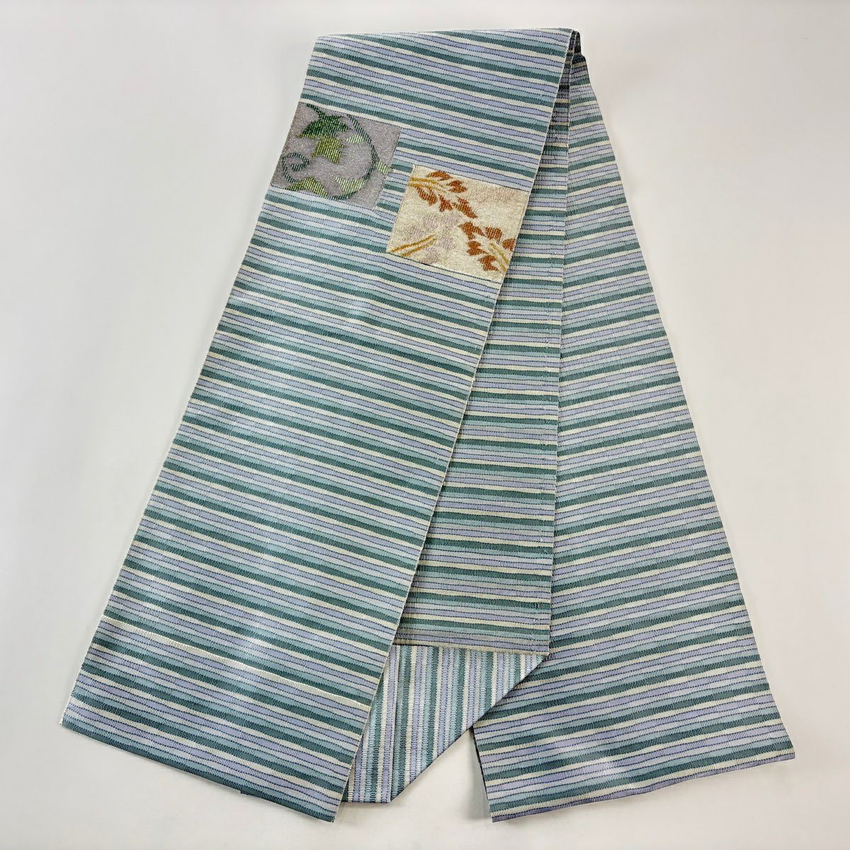 【美品】 名古屋帶 秀品級 松樹葉仕立 八寸名古屋帶 縞葉紋 金銀彩 灰綠 純蠶絲