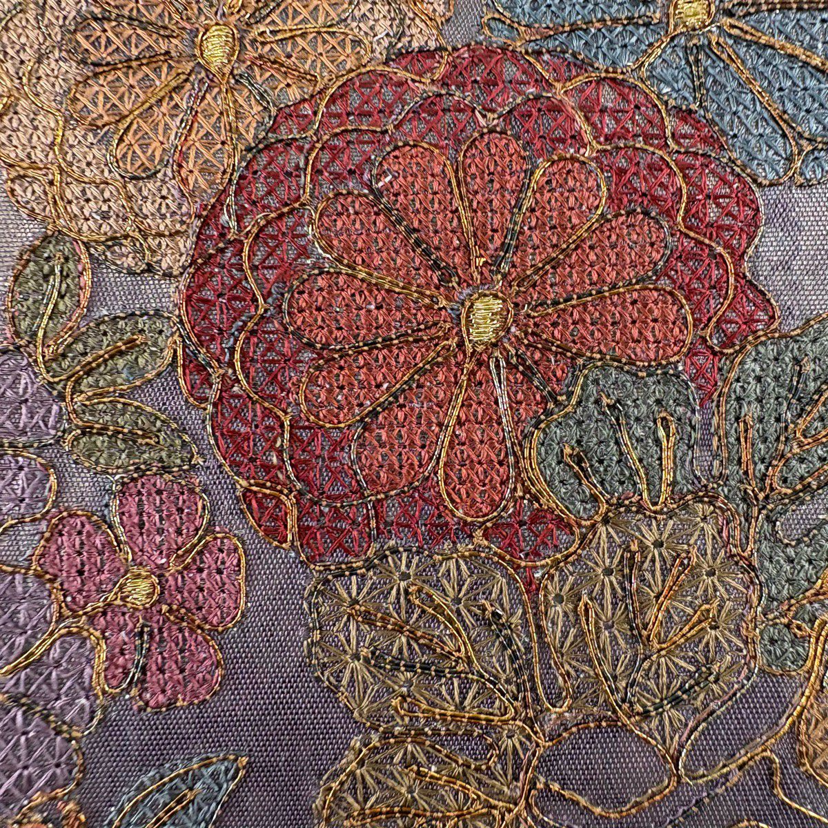 袋帶 秀品級 雪輪 草花紋刺繡 金金箔 灰紫 お太鼓圖案 純蠶絲